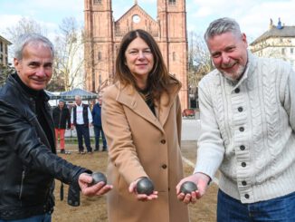 Bouleplatz auf dem Luisenplatz wieder geöffnet: Kostenfreie Bahnen und Verleihangebote stehen bereit