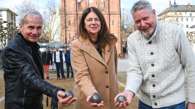 Bouleplatz auf dem Luisenplatz wieder geöffnet: Kostenfreie Bahnen und Verleihangebote stehen bereit