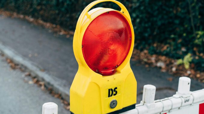 Fernwärmearbeiten in Wiesbaden führen zu mehrwöchigen Sperrungen auf der Schwalbacher Straße