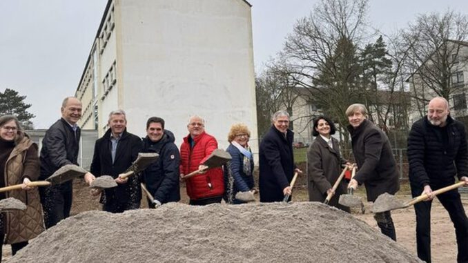 Kohlheckschule wird erweitert: Neue Mensa, mehr Ganztagsplätze und Doppelsporthalle geplant Kohlheckschule wird erweitert: Neue Mensa, mehr Ganztagsplätze und Doppelsporthalle geplant
