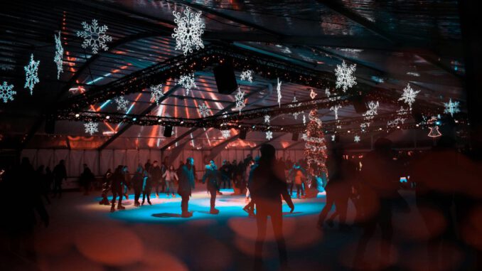 Letzte Eis-Disco 2025 auf der Henkell-Kunsteisbahn am 19. Dezember