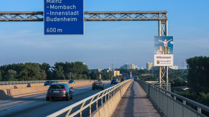 Mainzer Politiker verlangen schnelle Teilöffnung der A643-Abfahrt Mainz-Mombach Mainzer Politiker verlangen schnelle Teilöffnung der A643-Abfahrt Mainz-Mombach
