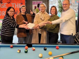 Stadtteilfest in Schelmengraben übergibt 1.752 Euro an Kinder und Jugendtelefon Wiesbaden