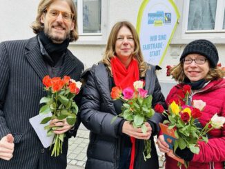 Valentinsaktion in Wiesbaden: Fairtrade Rosen als Zeichen für verantwortlichen Handel